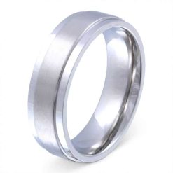 Herrenring mit Gravur "Lamia"- (c) baslina.com