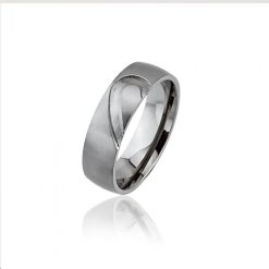 Herrenring mit Gravur "Nisa"- (c) baslina.com