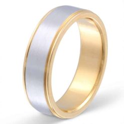 Herrenring mit Gravur "Quattro" - (c) baslina.com