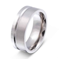 Herrenring mit Gravur "Roja"- (c) baslina.com