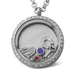 Medaillon mit Gravur und Charms "Faont"- (c) baslina.com