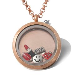 Medaillon mit Gravur und Charms "Zoka"- (c) baslina.com